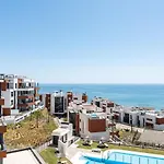 Penthouse Middel Views